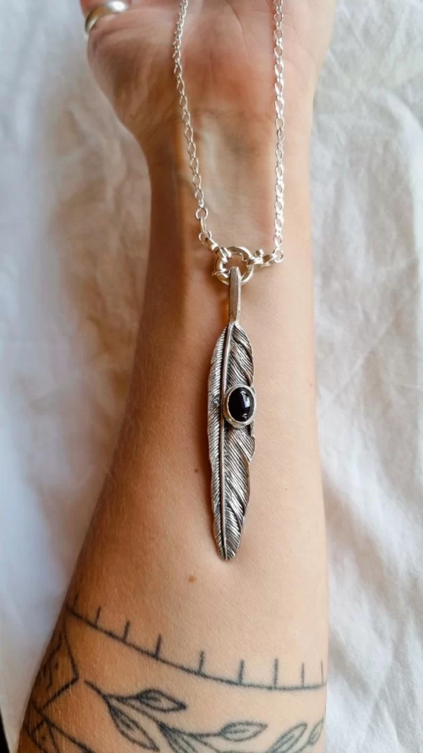 Pluma Chamán Granate XL